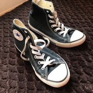 Black high top all star converse